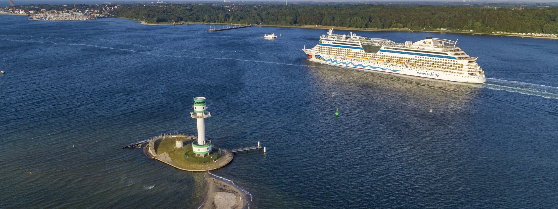 AIDA Cruises eröffnet Saison in Kiel mit AIDAluna