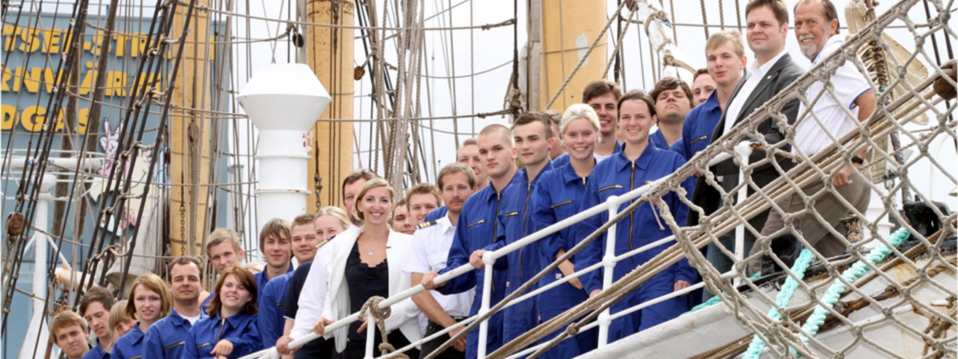 AIDA Azubis und Studenten stechen mit Segelschulschiff "Großherzogin Elisabeth" in See