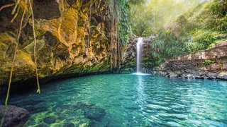 Wasserfall im Regenwald