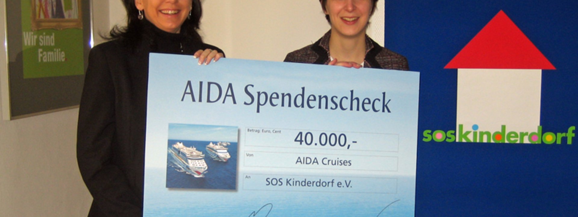 AIDA Cruises spendet für SOS Kinderdorf e. V. in Deutschland 