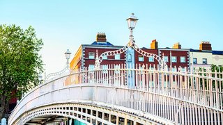 Hapenny Bridge in Dublin